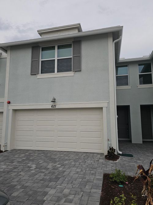 621 Salisbury Cir, Fort Pierce, FL, 34982-3990 | Card Image