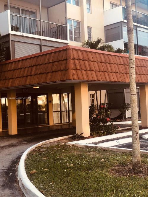 apt-411-4154 Inverrary Dr, Lauderhill, FL, 33319-4534 | Card Image