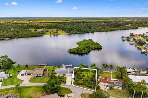 14550 Riverside Dr, FORT MYERS, FL, 33905-4716 | Card Image