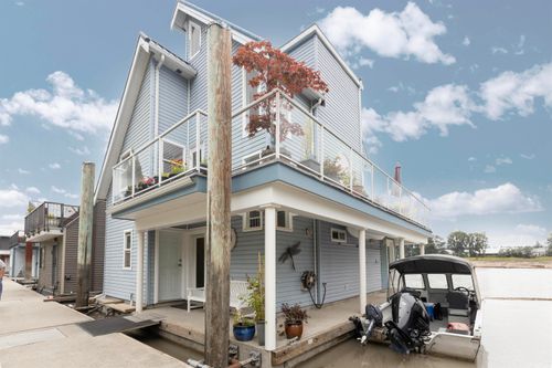 4-800 S Dyke Rd, New Westminster, BC, V3M4Z8 | Card Image