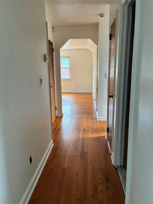 3-105 Wakefield Avenue, Yonkers, NY, 10704 | Card Image