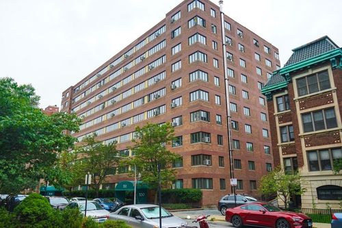 apt-609-700 W Bittersweet Pl, Chicago, IL, 60613-2380 | Card Image