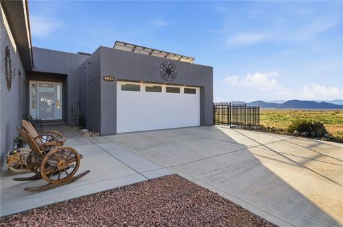 7400 E Morningside Dr, Kingman, AZ, 86401-8240 | Card Image