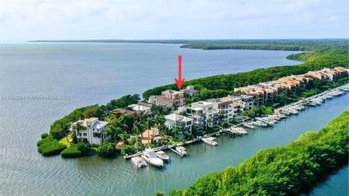5863 Paradise Point Dr, Palmetto Bay, FL, 33157-2632 | Card Image