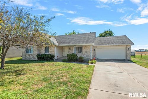 1052 Oakbrook Ave, Chatham, IL, 62629-9624 | Card Image