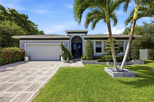 105 Ne 28th Ct, Wilton Manors, FL, 33334-1038 | Card Image