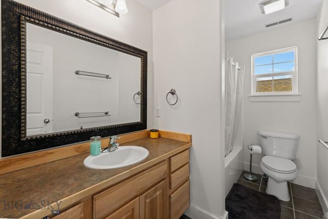 2nd Floor Bathroom | Image 16