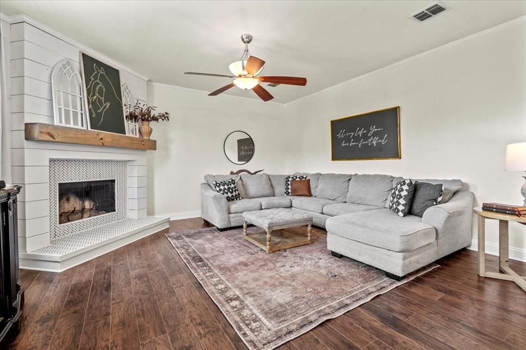Pullman Dr, Saginaw, TX 76131