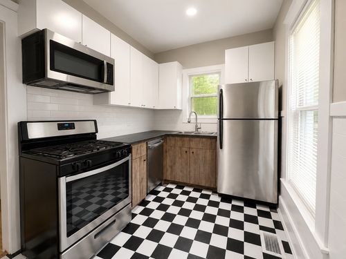 b-514 E 38th St, Austin, TX, 78705-1702 | Card Image