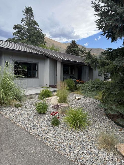 2840 Shenandoah Dr, Hailey, ID, 83333-7076 | Card Image