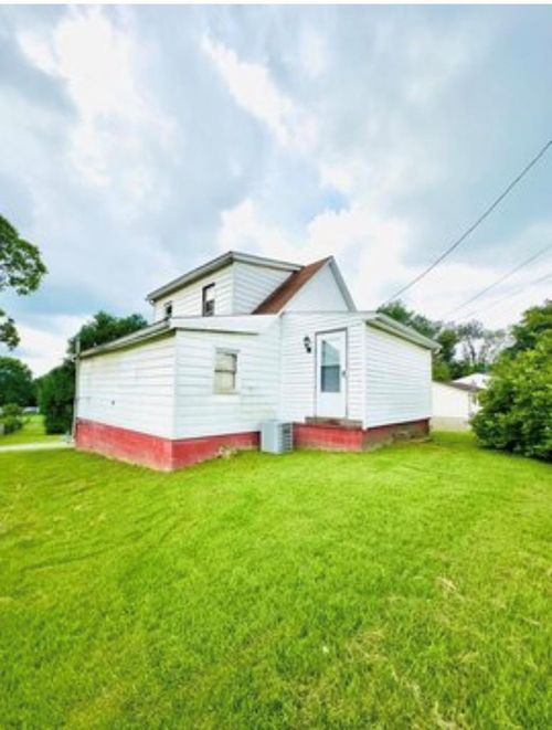 826 Meadow Dr, New Martinsville, WV, 26155-2731 | Card Image