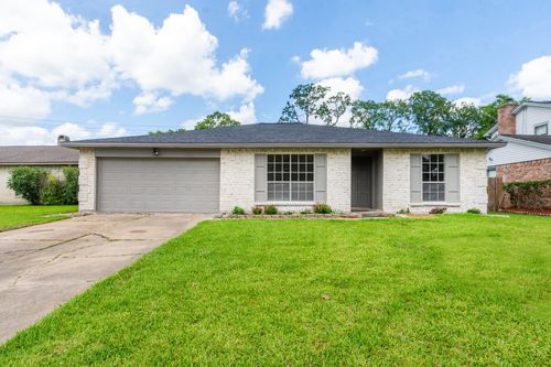 16911 Bougainvilla Ln, Friendswood, TX, 77546-3417 | Card Image