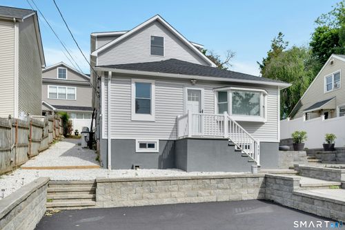 198 Castle Ave, Fairfield, CT, 06825-5432 | Card Image