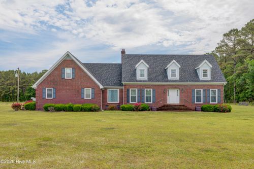 15554 Us Highway 421, Burgaw, NC, 28425-2548 | Card Image