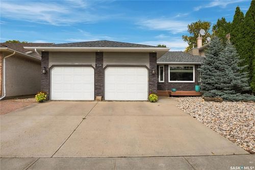 1716 Clive Bay E, Regina, SK, S4V2R8 | Card Image