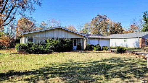 202 Westernaire Dr, Marion, IL, 62959-4817 | Card Image
