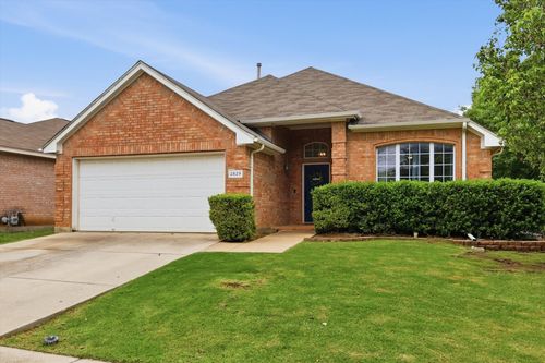 2829 Red Wolf Dr, Fort Worth, TX, 76244-5506 | Card Image