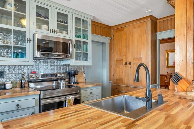 959 Presidential Hwy, House other with 8 bedrooms, 8 bathrooms and null parking in Jefferson NH | Image 32