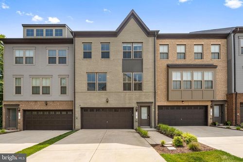 4 Albany Pl, UPPER MARLBORO, MD, 20774-1062 | Card Image