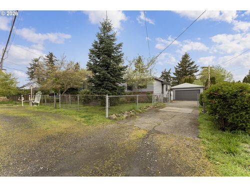 7611 Se Henderson St, Portland, OR, 97206-7823 | Card Image