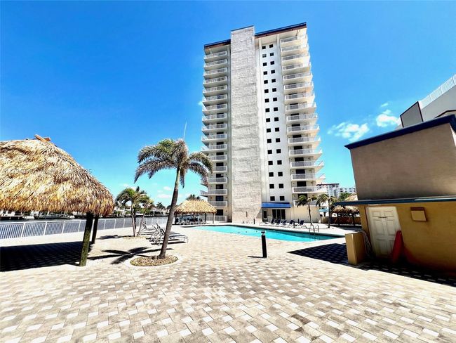 APT-12K - 1500 S Ocean Dr, Condo with 2 bedrooms, 2 bathrooms and null parking in Hollywood FL | Image 32