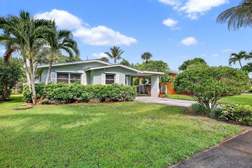 262 Se Monterey Ave, Stuart, FL, 34996-1307 | Card Image