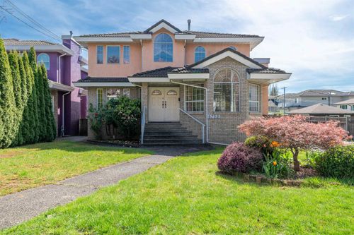 6758 Kitchener St, Burnaby, BC, V5B2J9 | Card Image