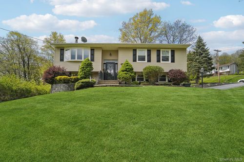 31 Sunset Ter, Highland Mills, NY, 10930-2639 | Card Image