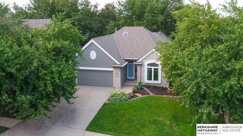 17320 Pine Cir, Omaha, NE, 68130-1132 | Card Image