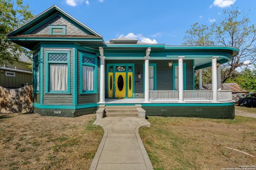 1123 W French Pl, San Antonio, TX, 78201-5711 | Card Image