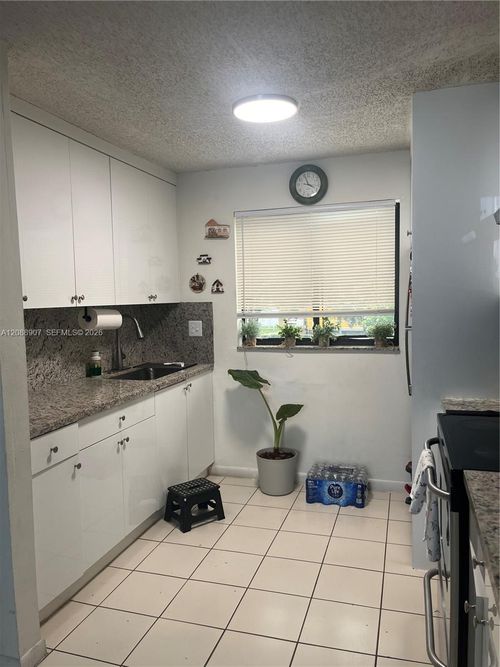 202-2745 W 62, Hialeah, FL, 33016 | Card Image