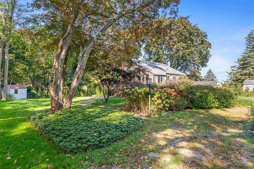 31 Stanchion St, Jamestown, RI, 02835-3048 | Card Image