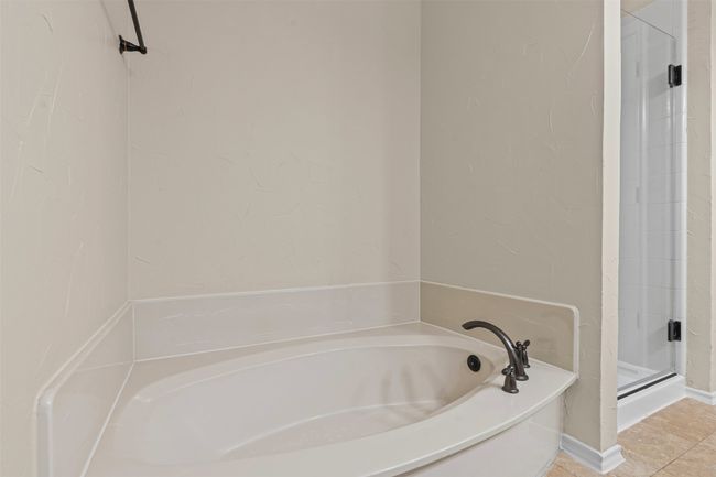 1404 Ranchview Ct, House other with 3 bedrooms, 3 bathrooms and null parking in Carrollton TX | Image 25