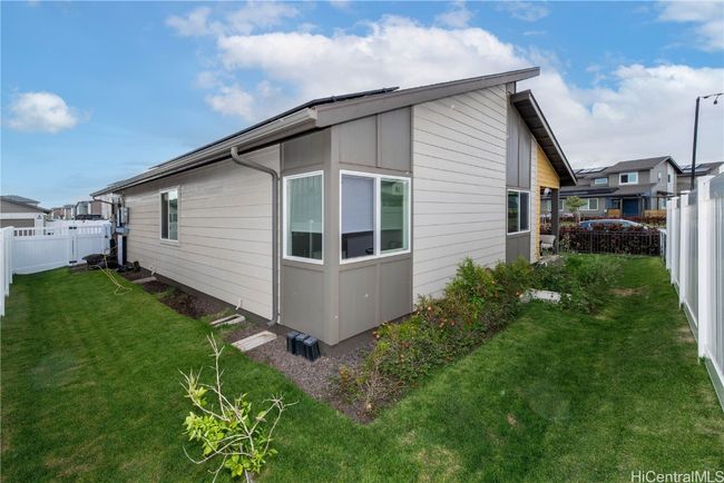 91-1454 Wahinana Loop, House other with 3 bedrooms, 2 bathrooms and 2 parking in Ewa Beach HI | Image 4