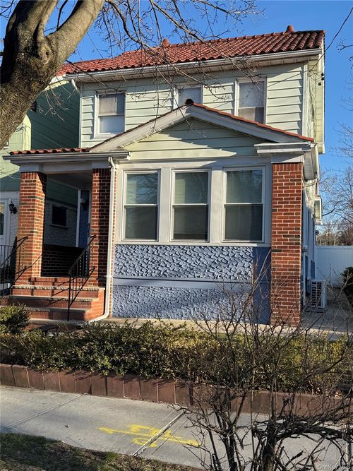 8802 79th Ave, Glendale, NY, 11385-7835 | Card Image