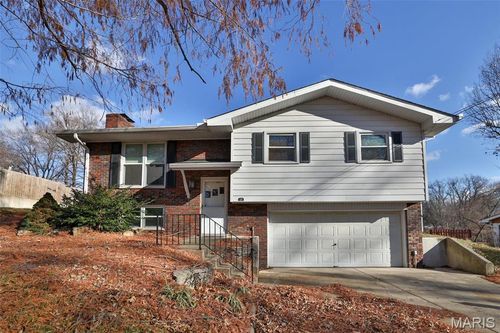 418 Circle Dr, Edwardsville, IL, 62025-2410 | Card Image