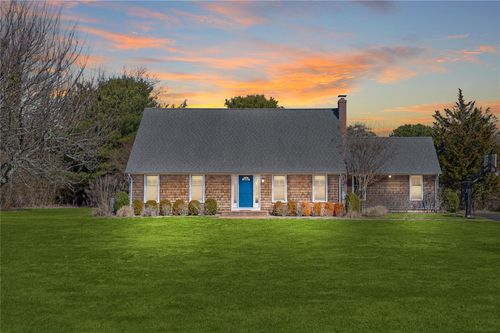 107 Seven Ponds Rd, Water Mill, NY, 11976-2309 | Card Image