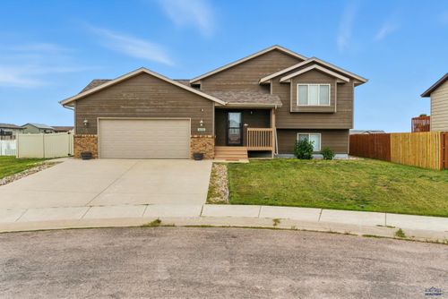 608 Airway Ct, Box Elder, SD, 57719-8136 | Card Image