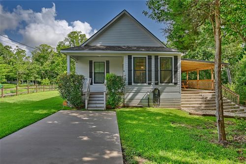 511 Pecan St, Brenham, TX, 77833-4232 | Card Image