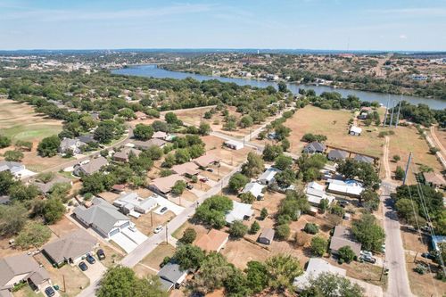1108 Cedar Dr, Marble Falls, TX, 78654-7202 | Card Image