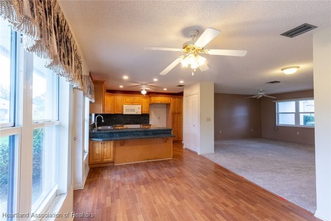 321 Grove Cir, Condo with 2 bedrooms, 2 bathrooms and null parking in AVON PARK FL | Image 30