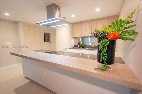 4207-1000 Brickell Plz, Miami, FL, 33131-3872 | Card Image