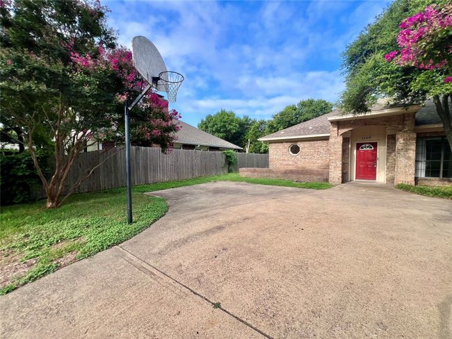 1107 Rita Ln, House other with 3 bedrooms, 2 bathrooms and null parking in Duncanville TX | Image 4