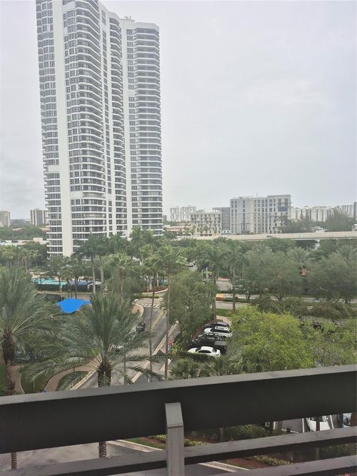 apt-811-3600 Mystic Pointe Dr, Aventura, FL, 33180-2559 | Card Image