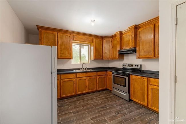 3805 S Midway Rd, House other with 3 bedrooms, 2 bathrooms and null parking in Weslaco TX | Image 5