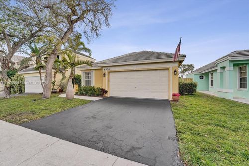 9304 Arborwood Cir, Davie, FL, 33328-6798 | Card Image