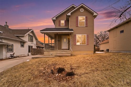 917 E 12th St, Des Moines, IA, 50316-2943 | Card Image