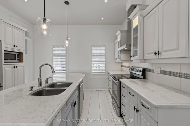 56 Pinot Trail, House other with 4 bedrooms, 4 bathrooms and 3 parking in Niagara on the Lake ON | Image 8