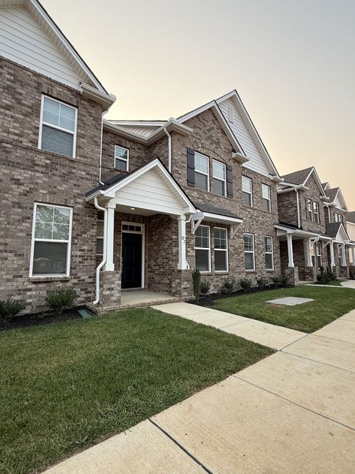 d3-2900 Suzanne Landon Dr, Murfreesboro, TN, 37130-1063 | Card Image