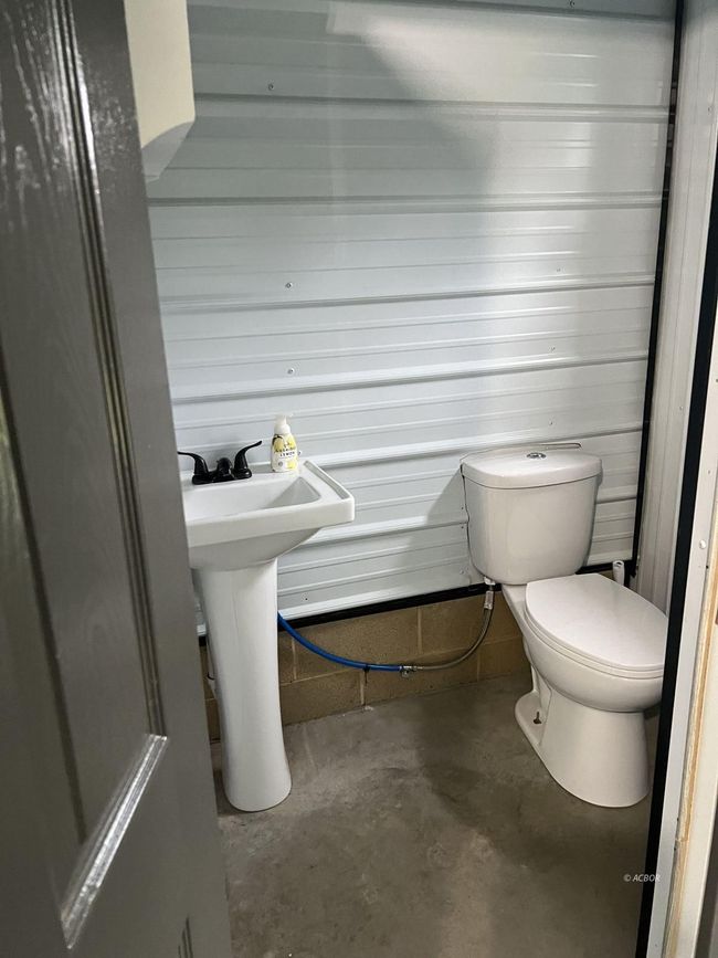 33695 State Route 683, House other with 5 bedrooms, 2 bathrooms and null parking in Mc Arthur OH | Image 14